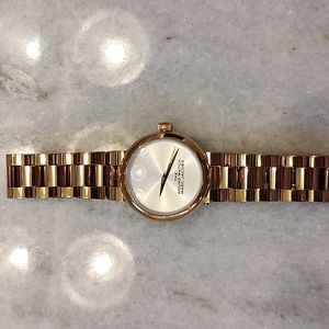 Marc Jacobs quartz silver dial ladies watch
